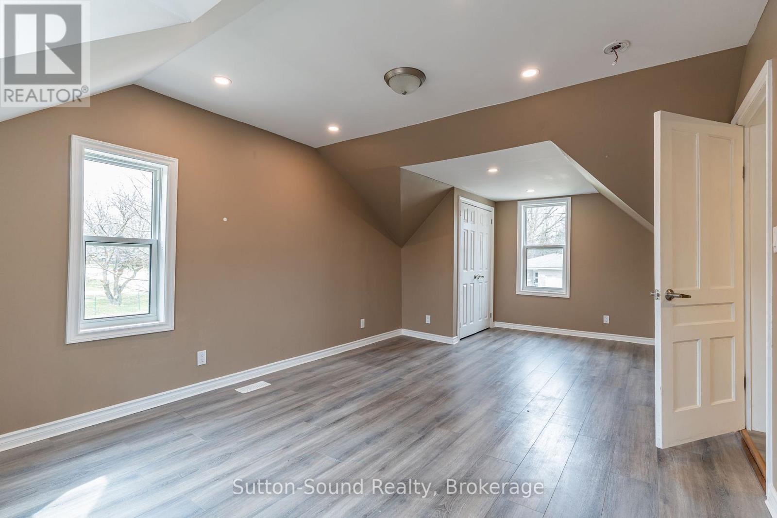 2348 5th Avenue W, Owen Sound, Ontario  N4K 5C6 - Photo 11 - X12086545