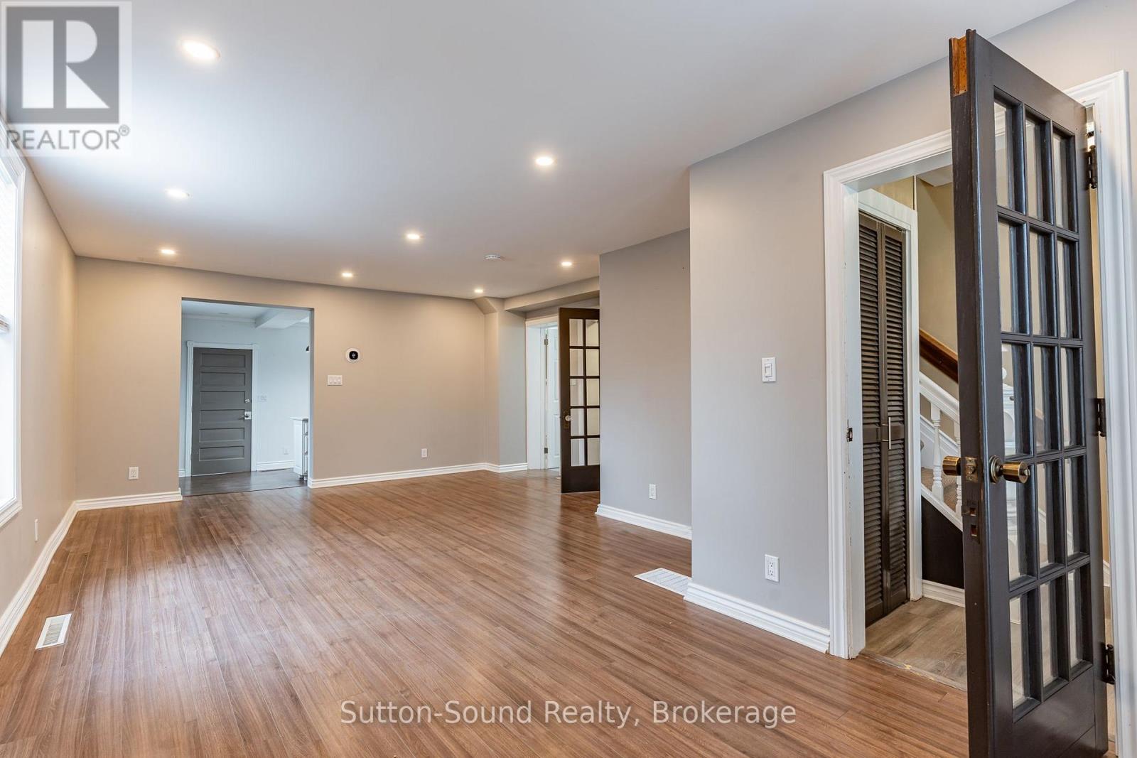 2348 5th Avenue W, Owen Sound, Ontario  N4K 5C6 - Photo 3 - X12086545