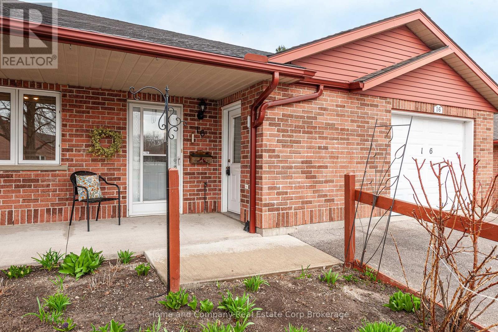 16 - 300 John Street S, Stratford, Ontario  N5A 7V5 - Photo 4 - X12086632