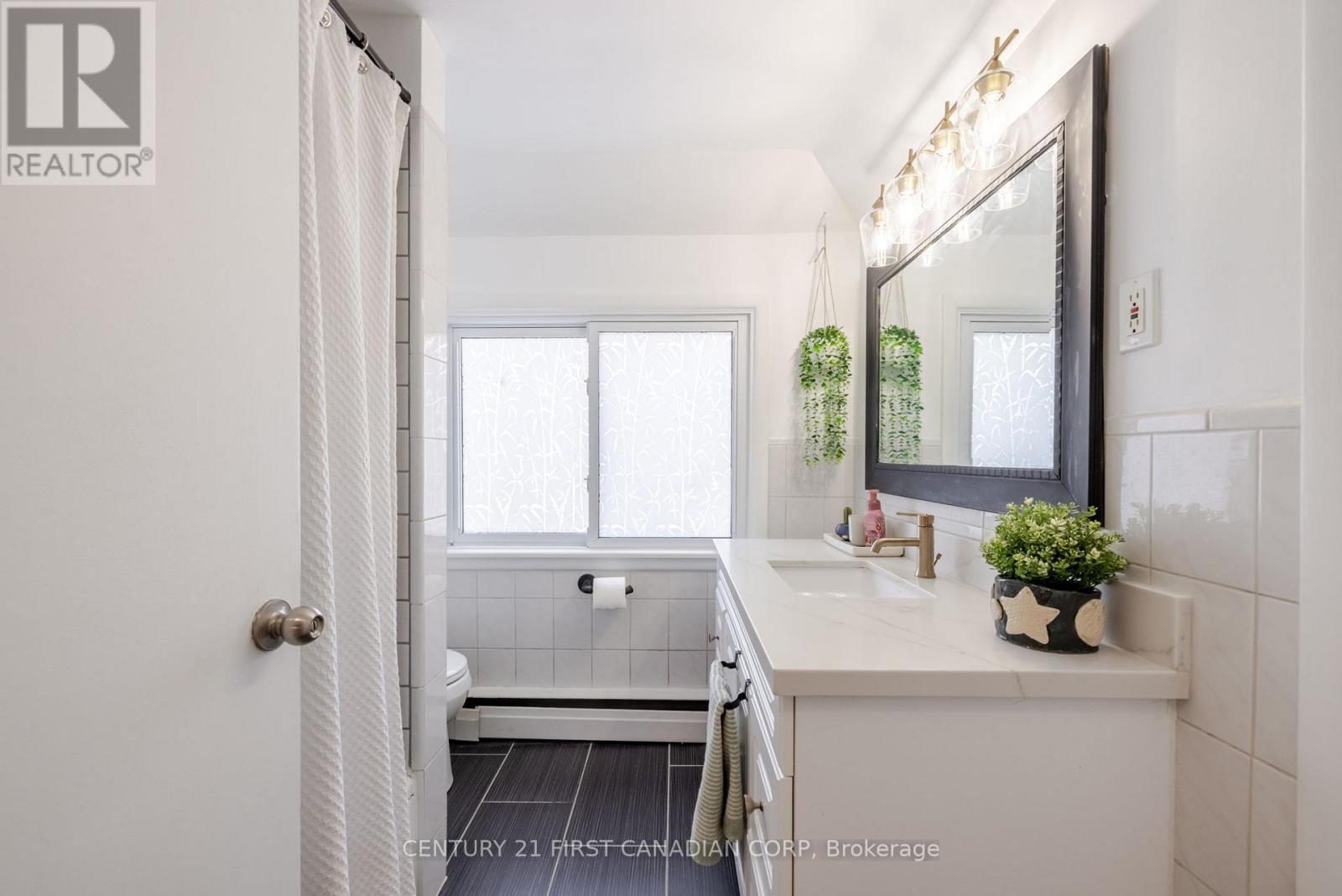 71 Belgrave Avenue, London South, Ontario  N6C 4B5 - Photo 25 - X12085513