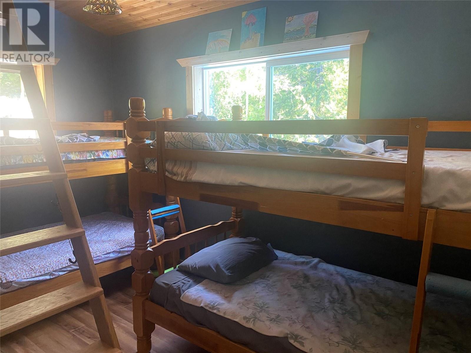 7316 Aspen Road, Anglemont, British Columbia  V0E 1M8 - Photo 19 - 10343521