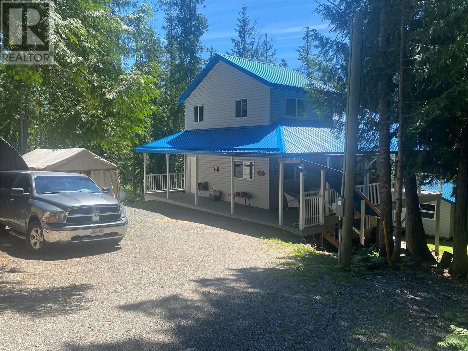 7316 Aspen Road, Anglemont, British Columbia  V0E 1M8 - Photo 34 - 10343521