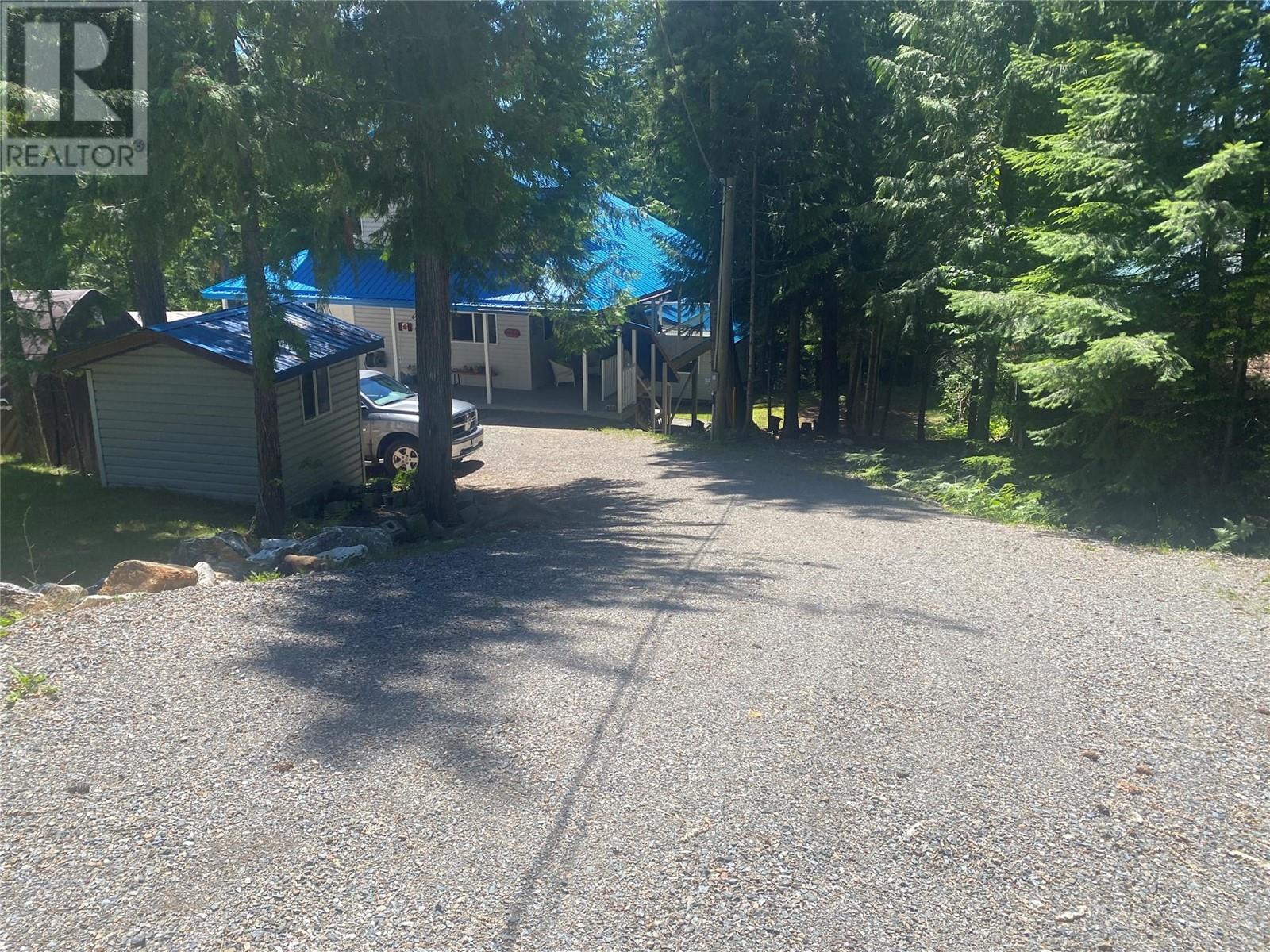 7316 Aspen Road, Anglemont, British Columbia  V0E 1M8 - Photo 35 - 10343521