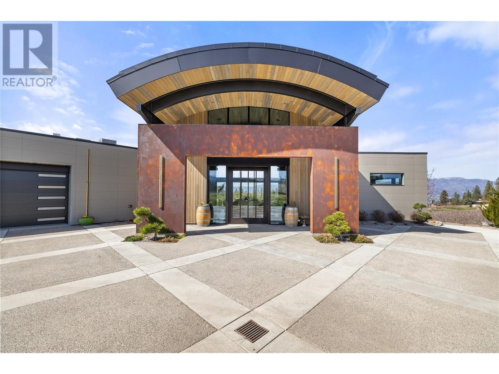 4275 Todd Road Kelowna Photo 3
