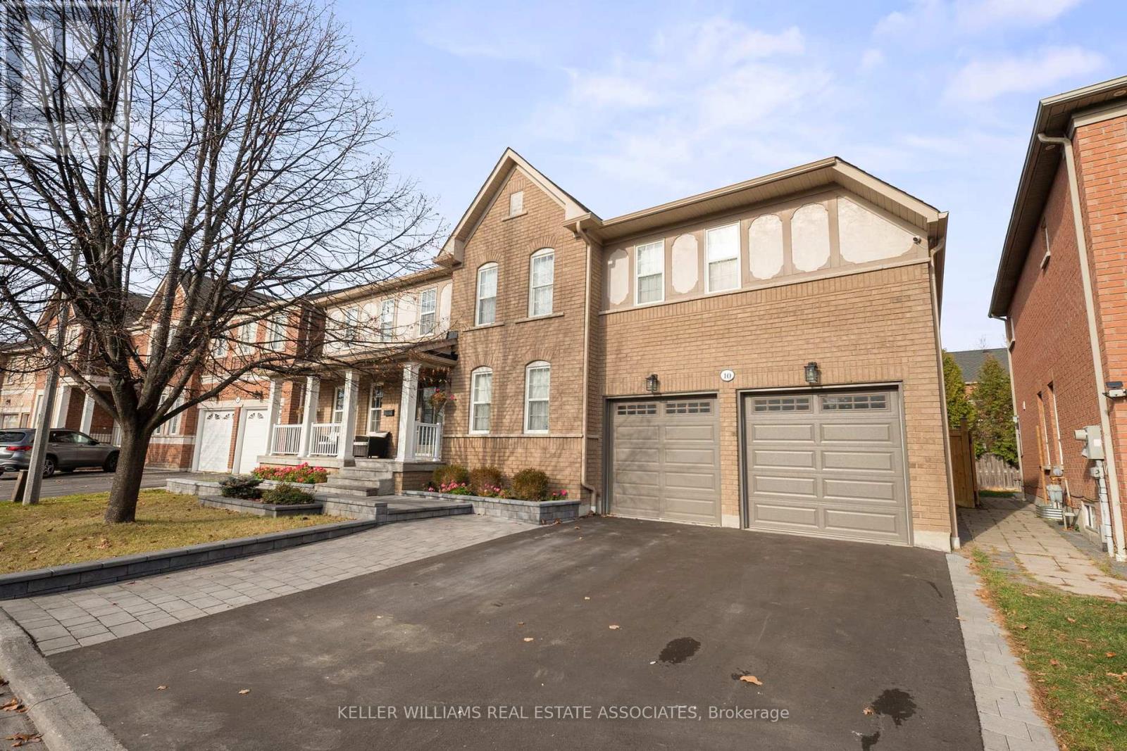 Property at 10 WESTACOTT CRESCENT image 1