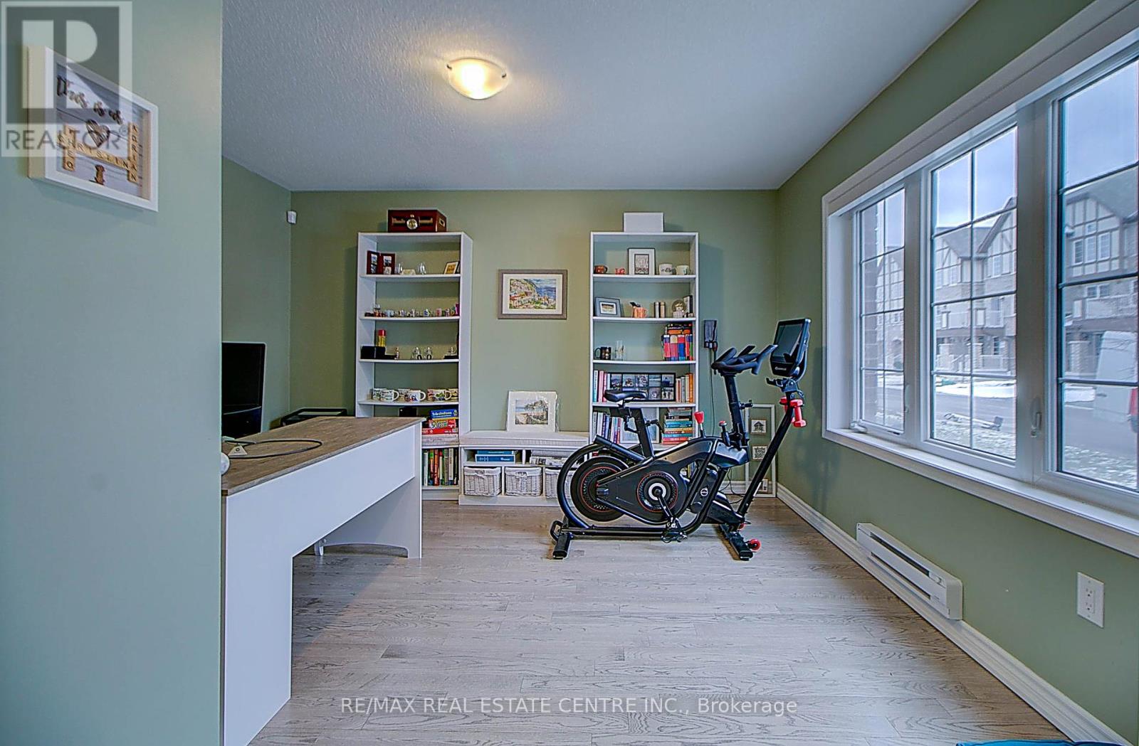 Property at 32 BLUEGILL CRESCENT image 2