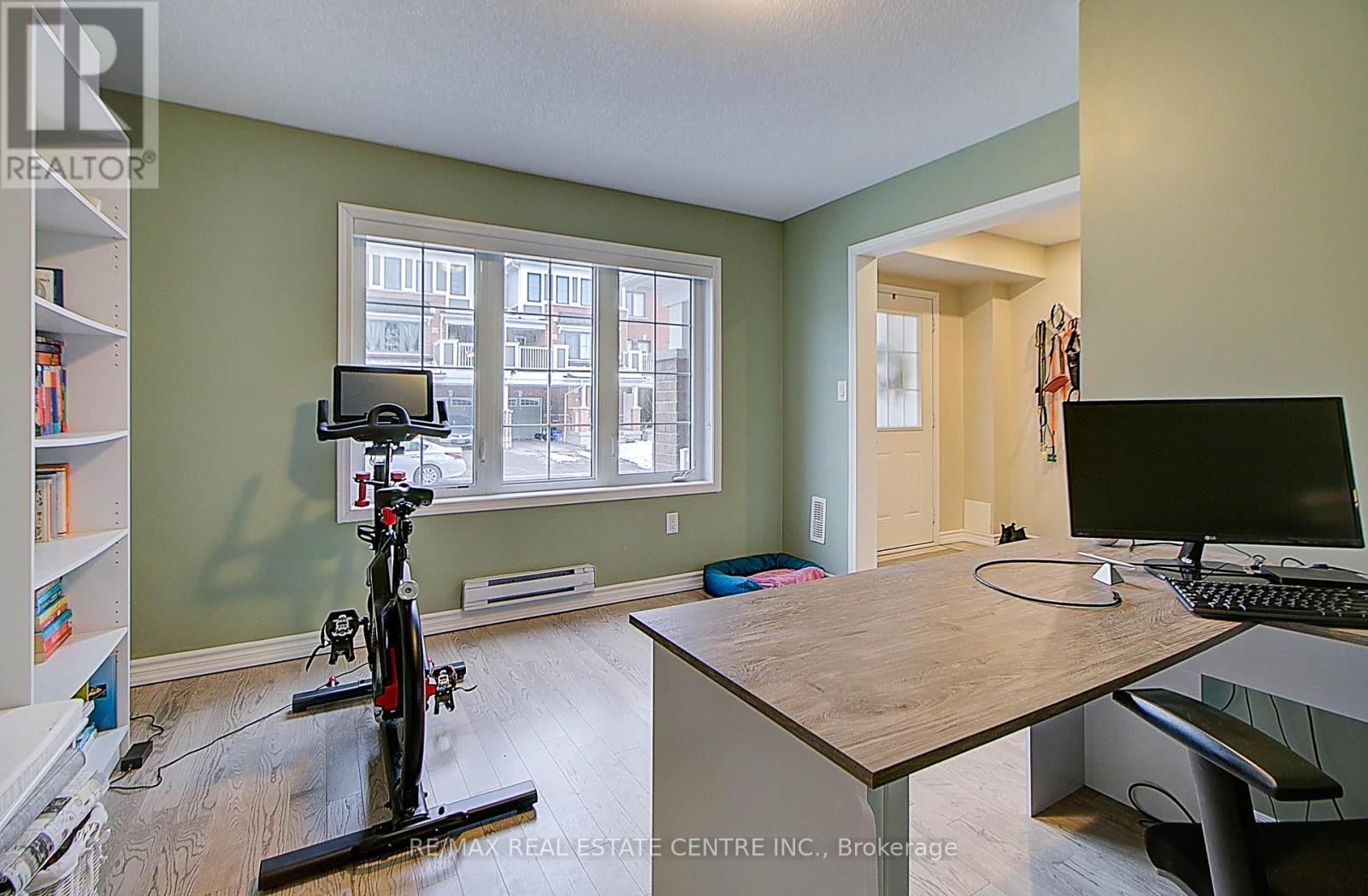 Property at 32 BLUEGILL CRESCENT image 3