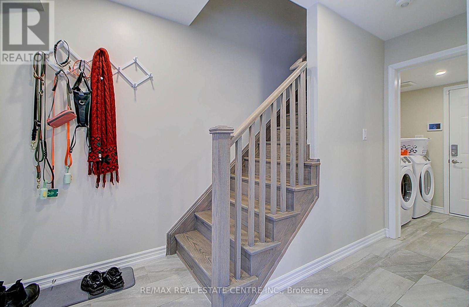 Property at 32 BLUEGILL CRESCENT image 4