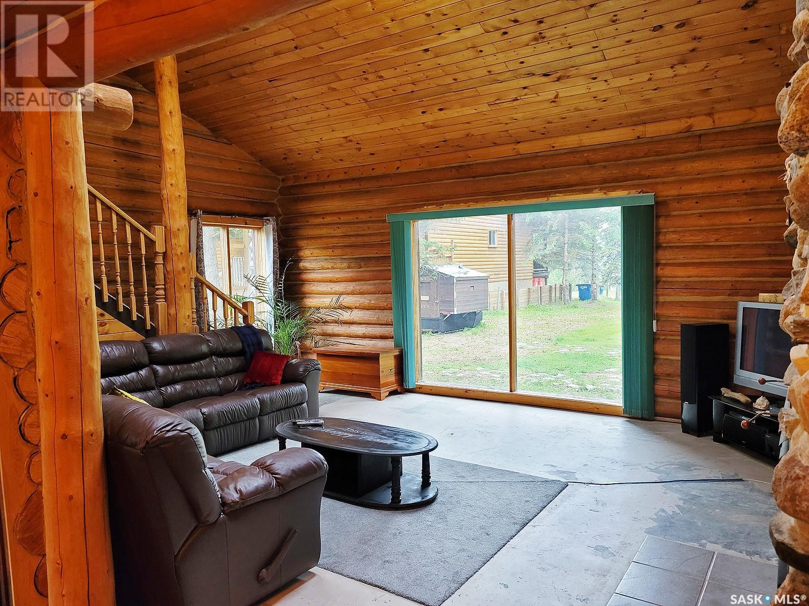 Property at 715 Chitek DRIVE image 4