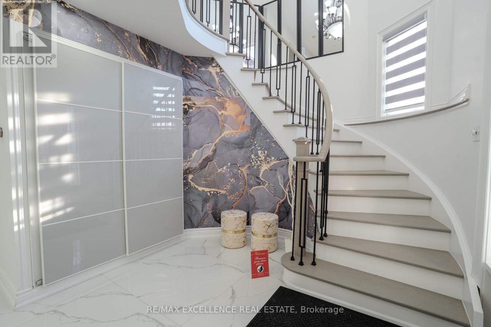 Property at 6839 GRACEFIELD DRIVE image 4
