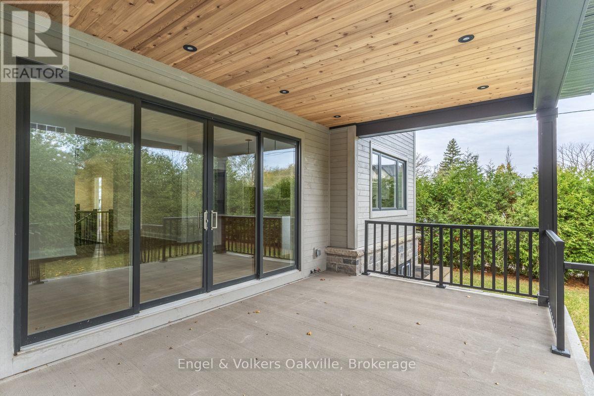 Property at 601 MAPLEHURST AVENUE image 4
