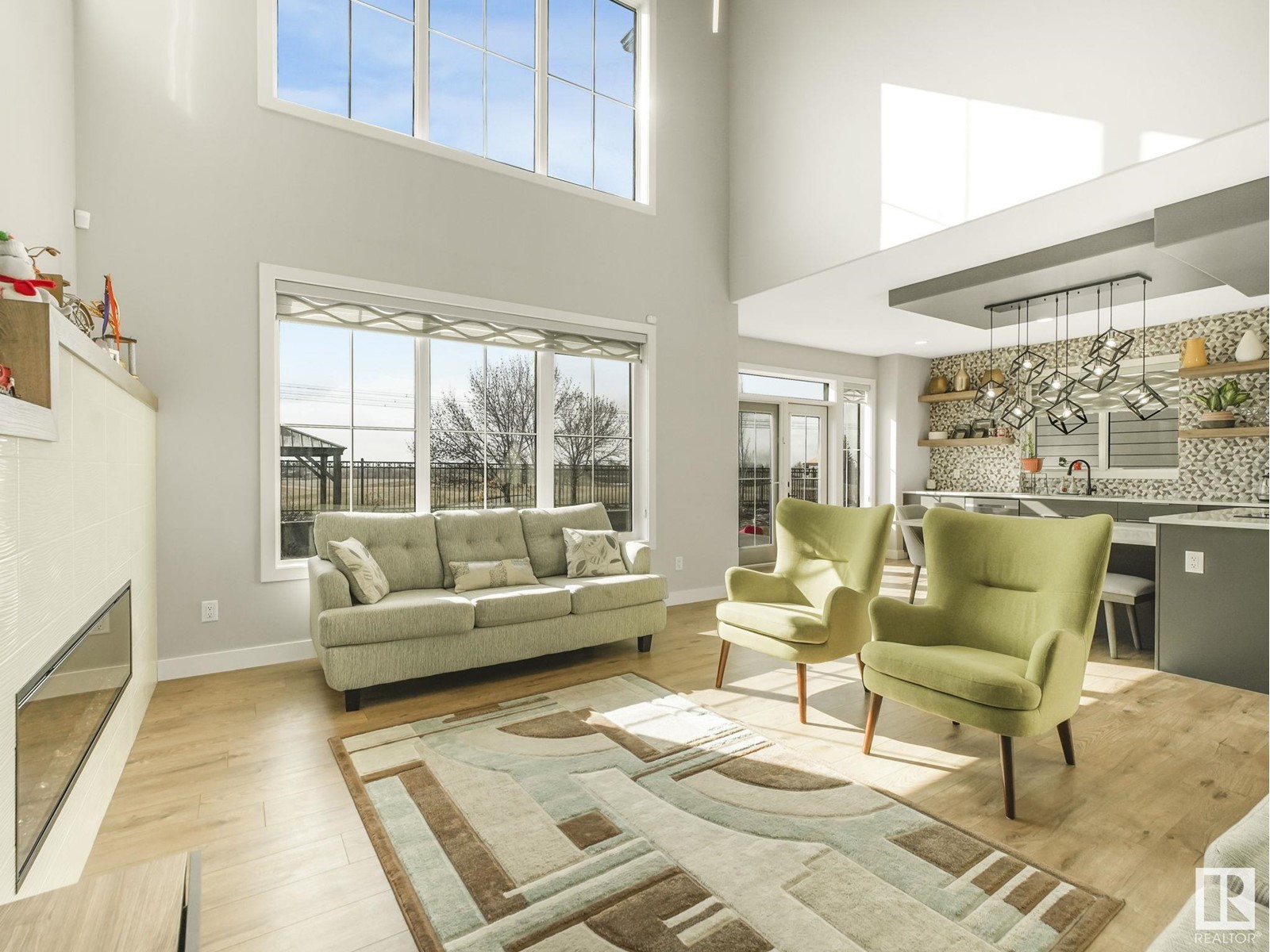 Property at 1467 Howes CR SW SW image 2