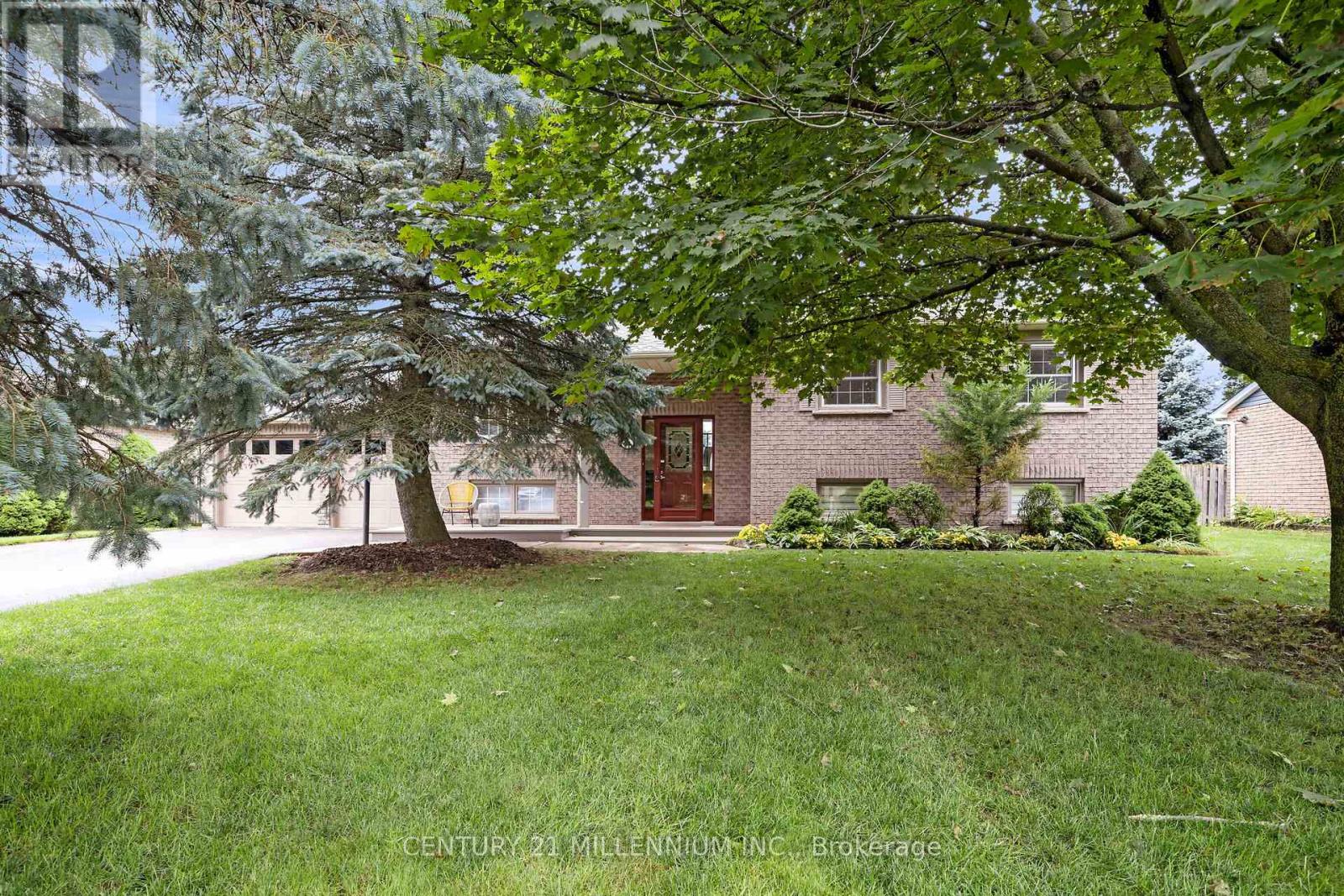Property at 38 ERINLEA CRESCENT image 5
