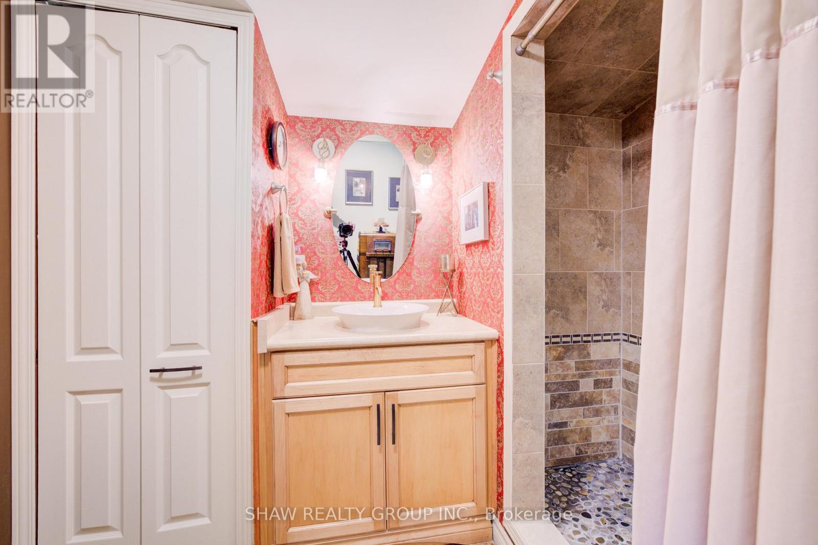 1276 Swan Street, North Dumfries, Ontario  N0B 1E0 - Photo 22 - X12086602
