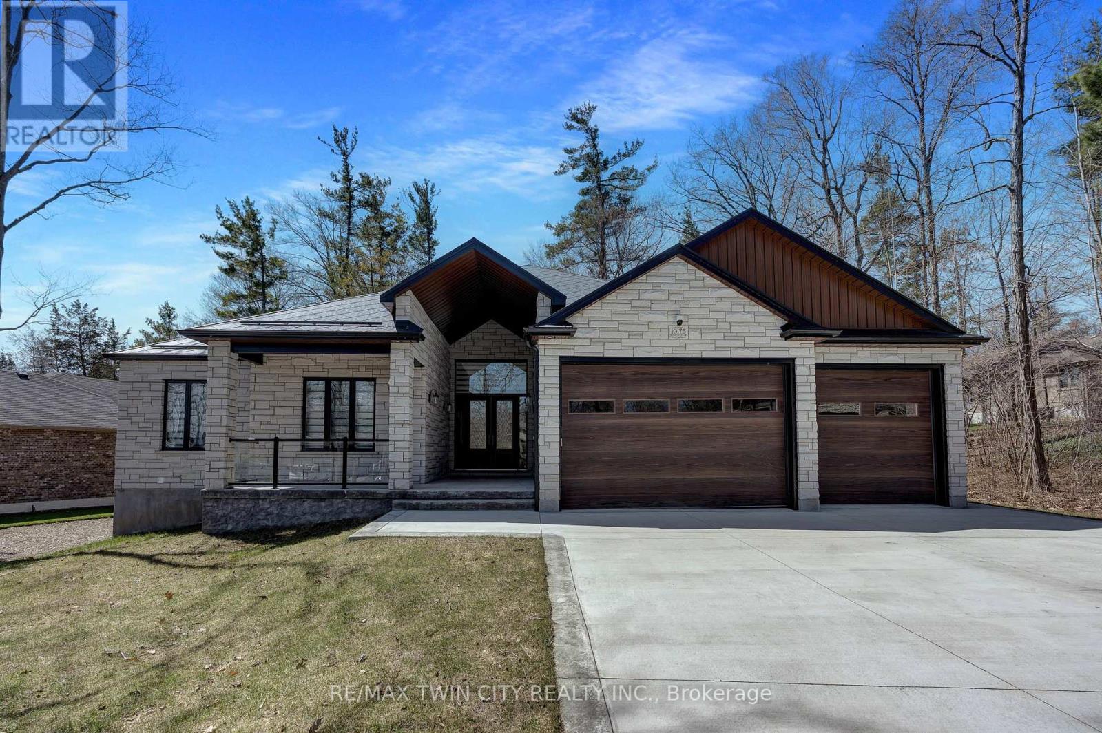 10175 MERRYWOOD DRIVE, Lambton Shores, Ontario