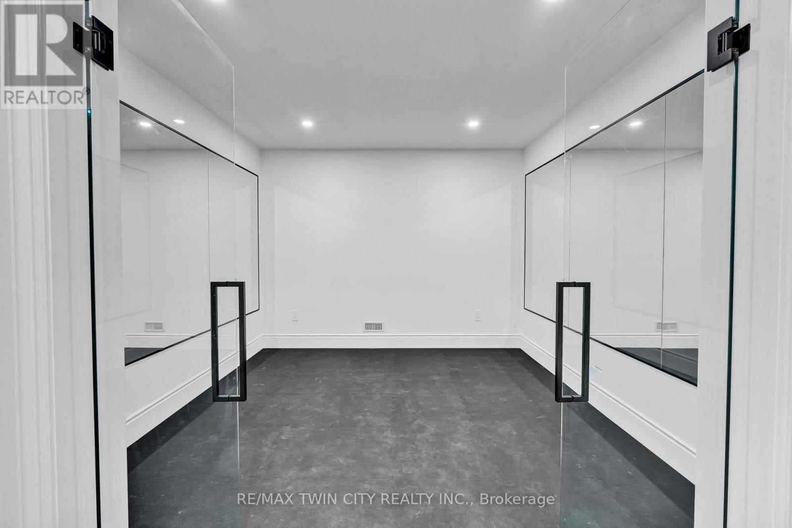 10175 Merrywood Drive, Lambton Shores (Grand Bend), Ontario  N0M 1T0 - Photo 26 - X12086624
