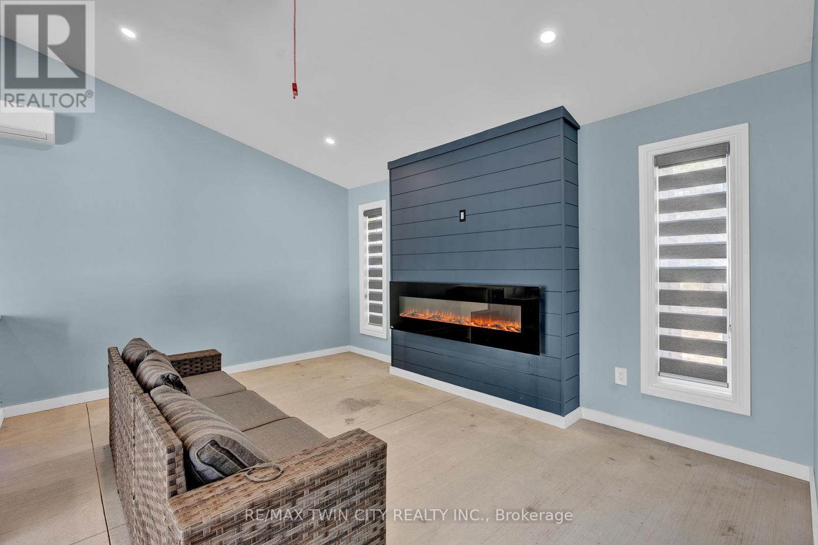 10175 Merrywood Drive, Lambton Shores (Grand Bend), Ontario  N0M 1T0 - Photo 32 - X12086624