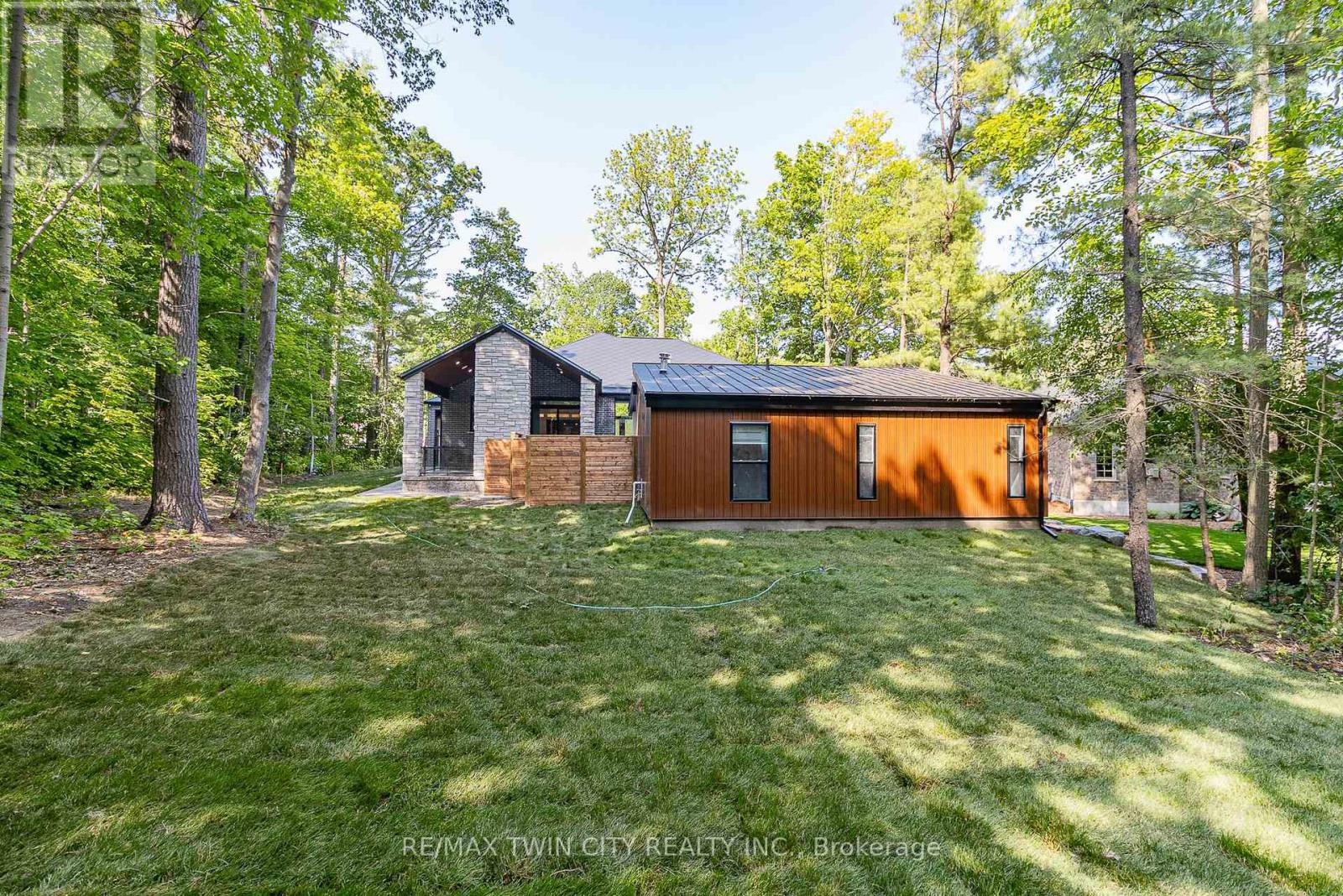 10175 Merrywood Drive, Lambton Shores (Grand Bend), Ontario  N0M 1T0 - Photo 34 - X12086624