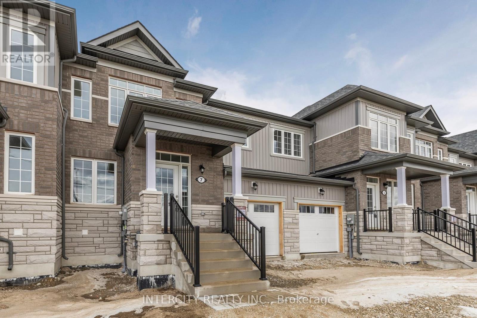 Property at 7 AVALON DRIVE image 3