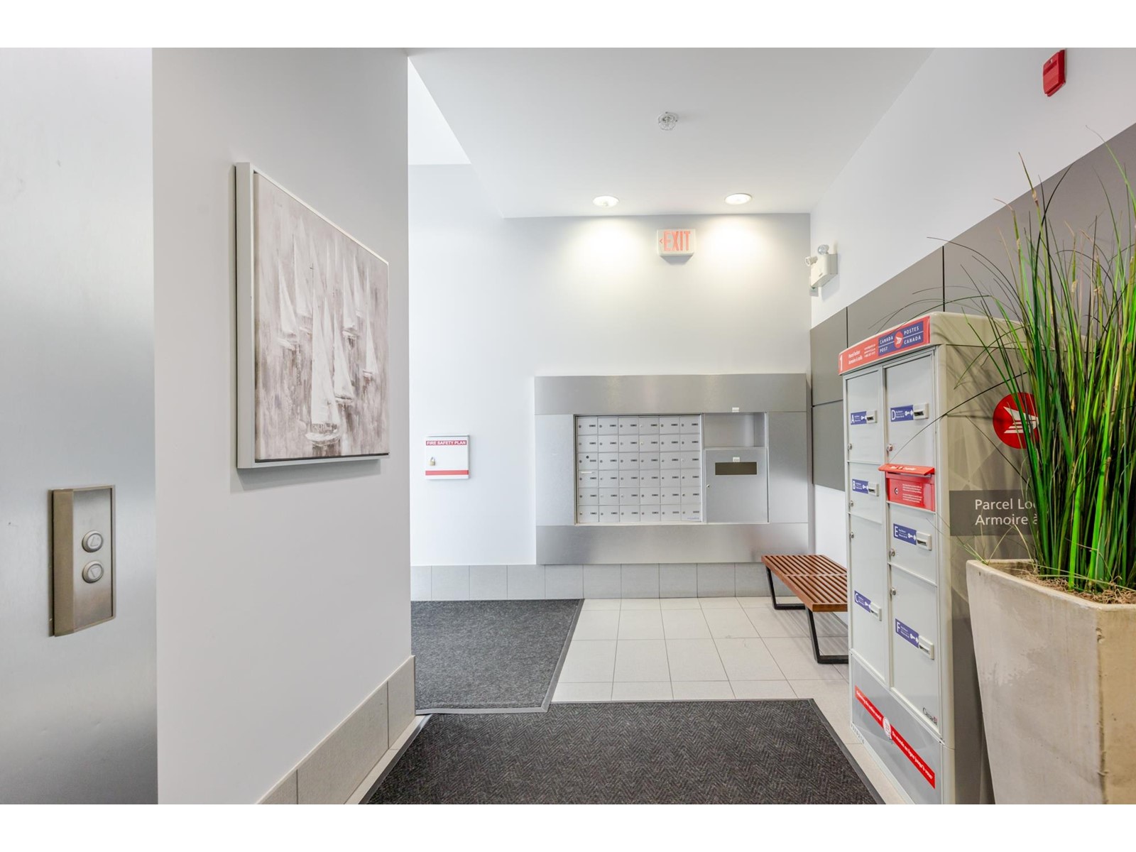 Property at 302 15775 CROYDON DRIVE image 4