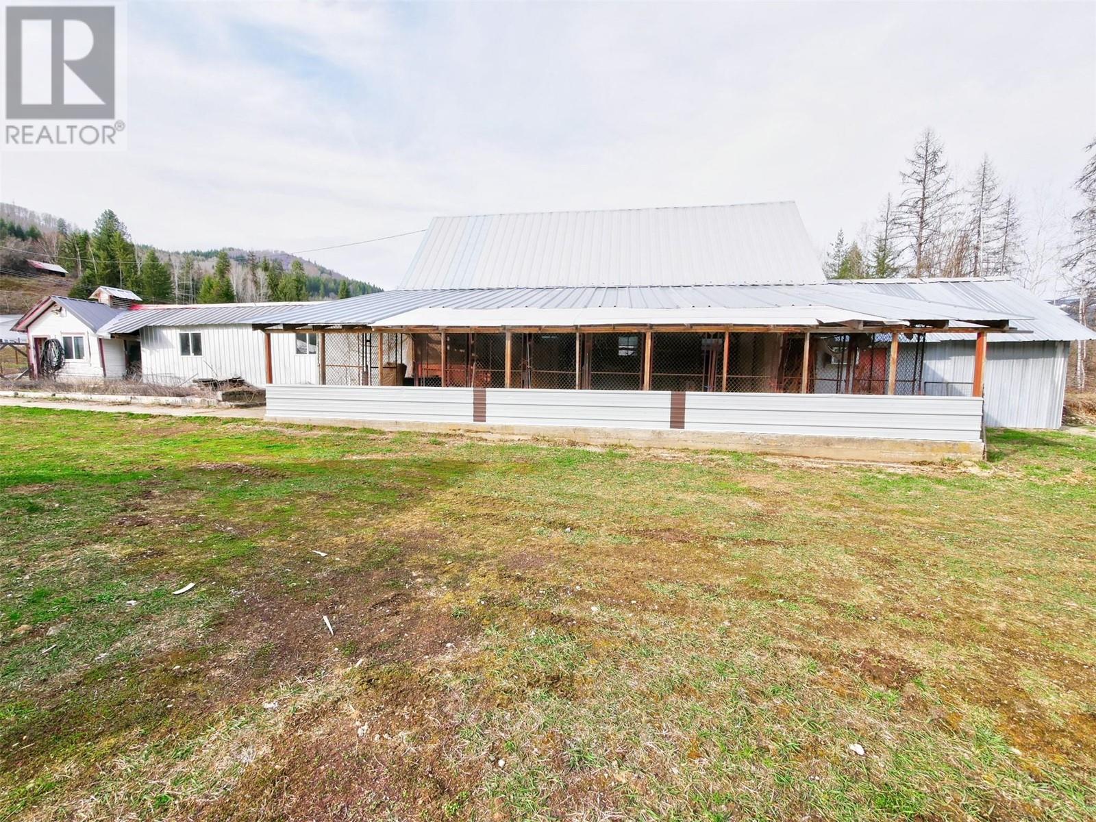 1410 Highway 3b, Montrose, British Columbia  V0G 1P0 - Photo 11 - 10343802