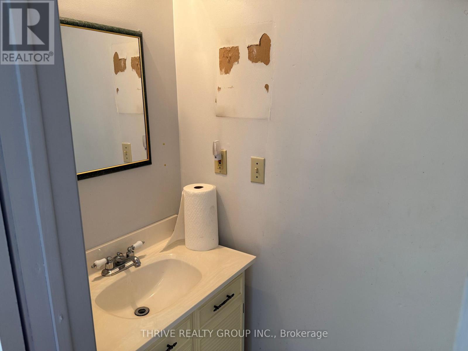 Main - 171 Main Street, West Elgin, Ontario  N0L 2P0 - Photo 5 - X12086699