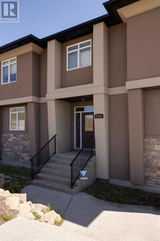 Property at 2332 6 Street SE image 3