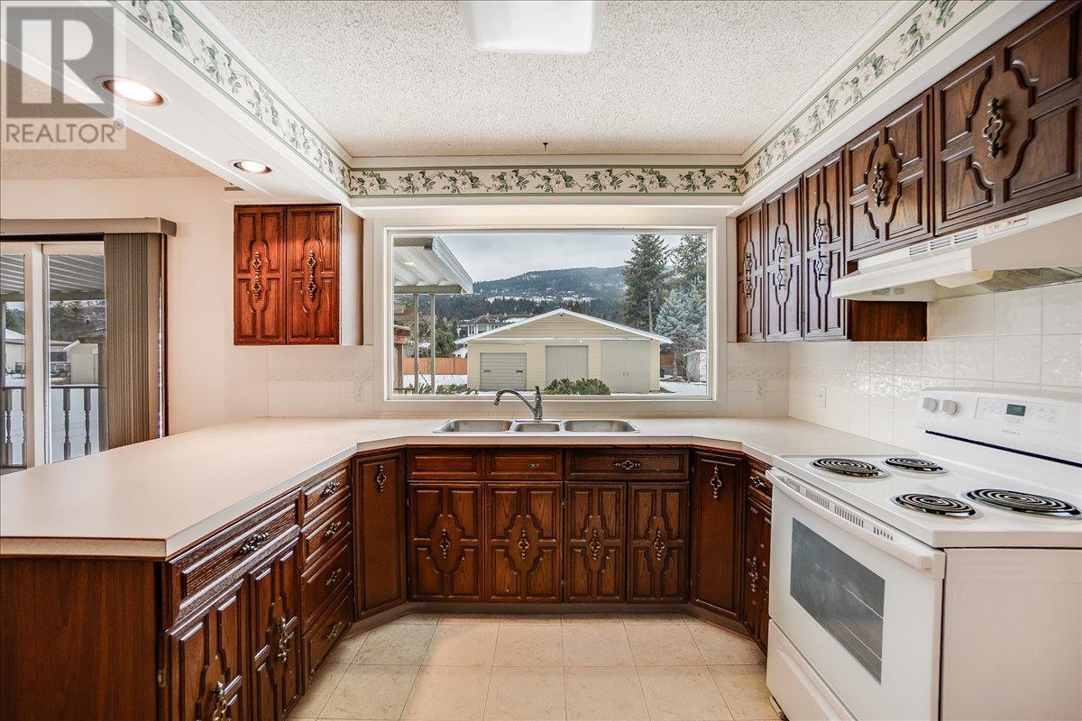 1013 Bridgeview Crescent, Ootischenia, British Columbia  V1N 4K9 - Photo 13 - 10335659