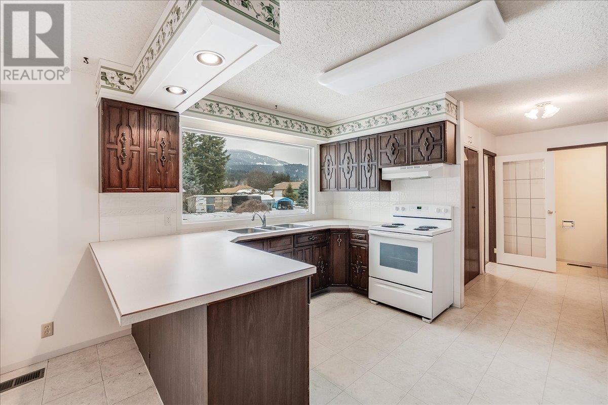 1013 Bridgeview Crescent, Ootischenia, British Columbia  V1N 4K9 - Photo 12 - 10335659