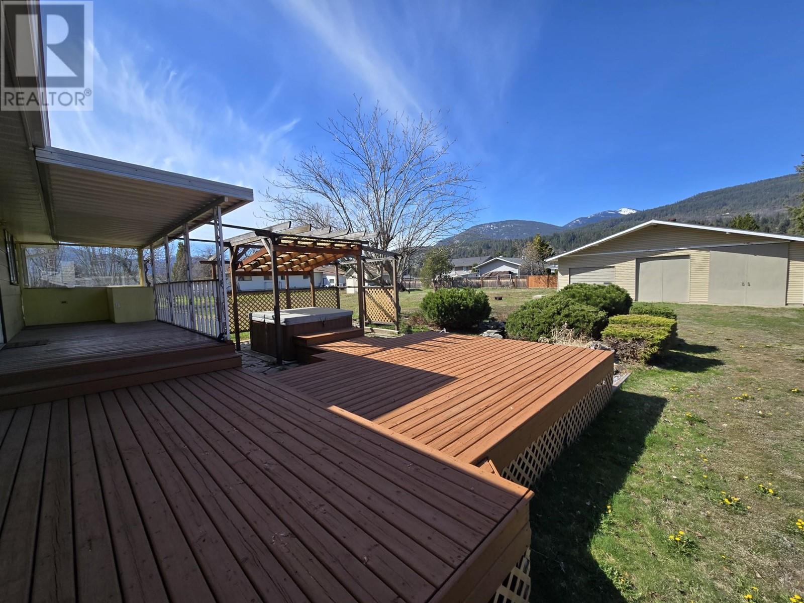 1013 Bridgeview Crescent, Ootischenia, British Columbia  V1N 4K9 - Photo 5 - 10335659