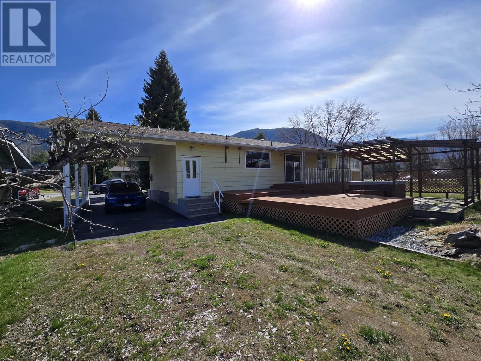 1013 Bridgeview Crescent, Ootischenia, British Columbia  V1N 4K9 - Photo 3 - 10335659