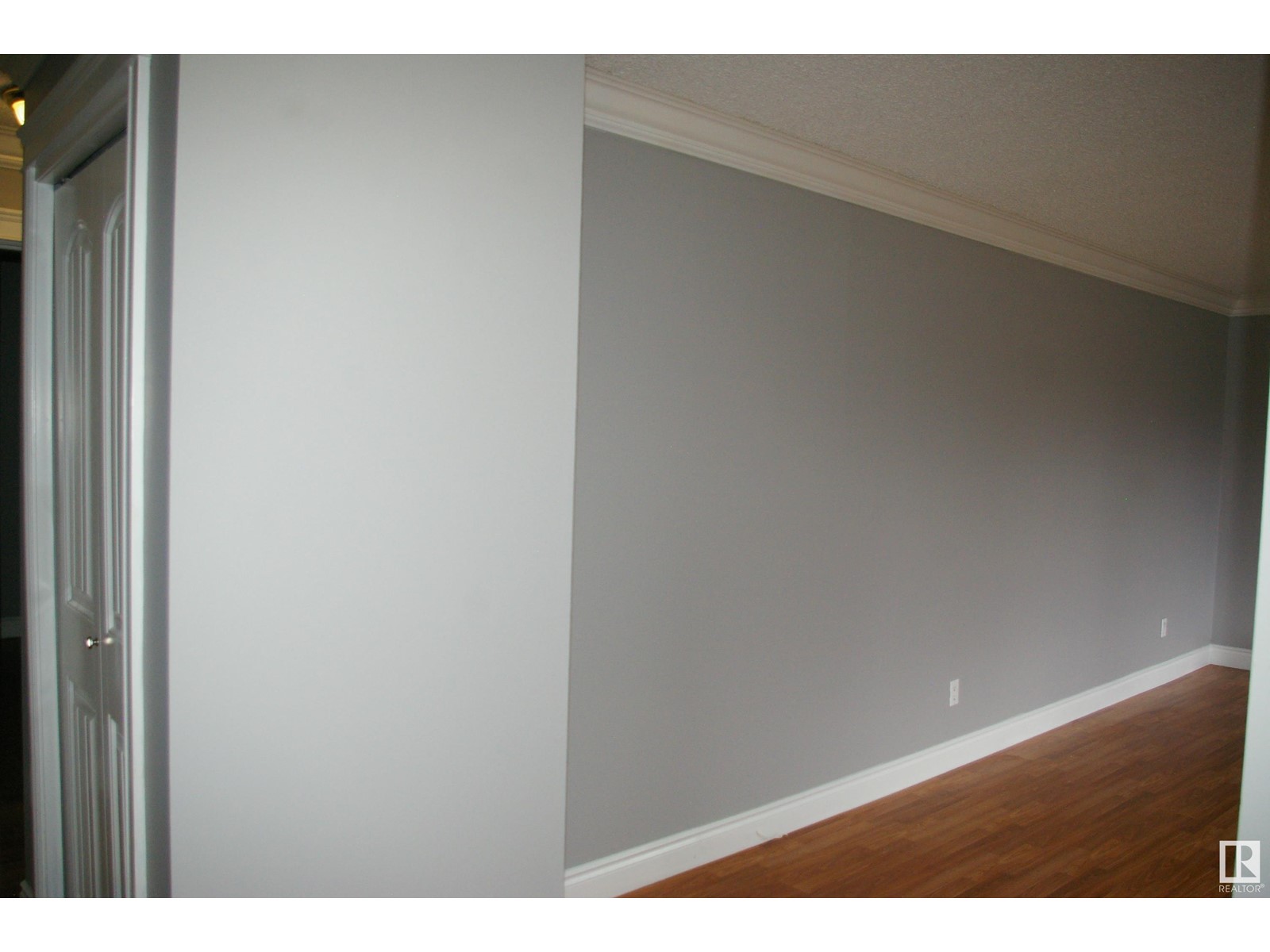 Property at 16304 111 ST NW image 3