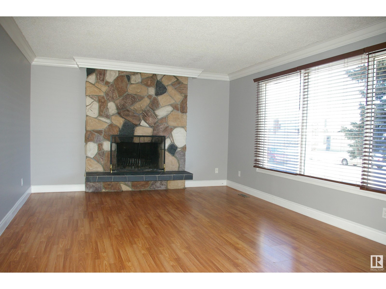 Property at 16304 111 ST NW image 5