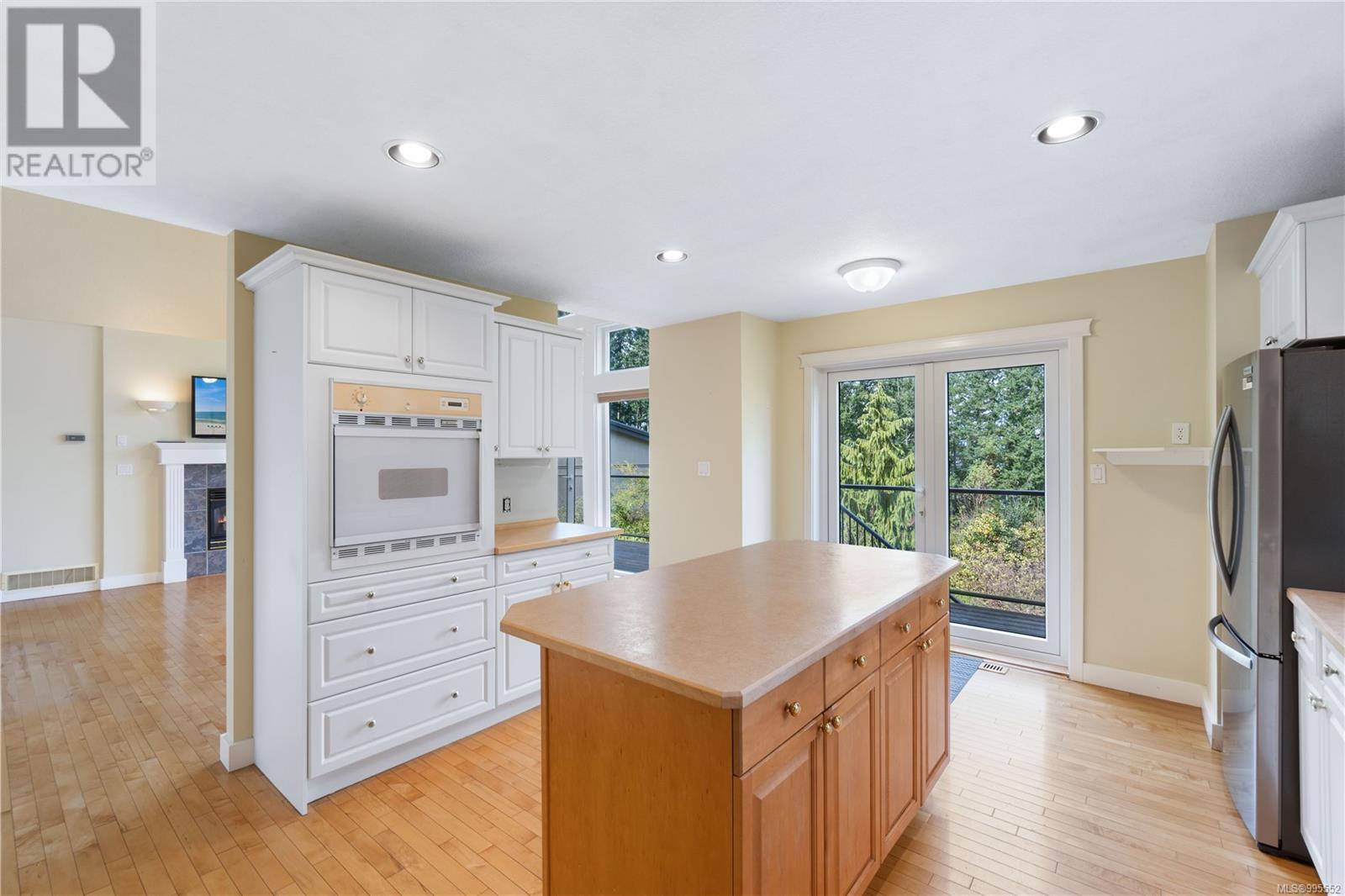 Property at 1232 College Dr image 5