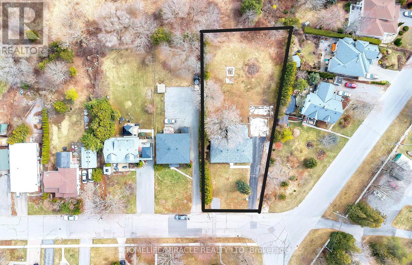 Property at 122 TREMAINE STREET image 3