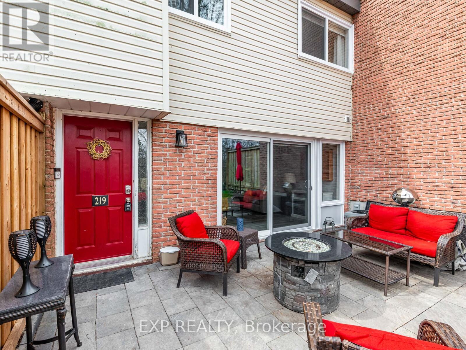 117 - 219 MILESTONE CRESCENT, Aurora, Ontario