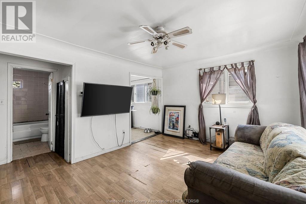 Property at 1764 BENJAMIN AVENUE image 3