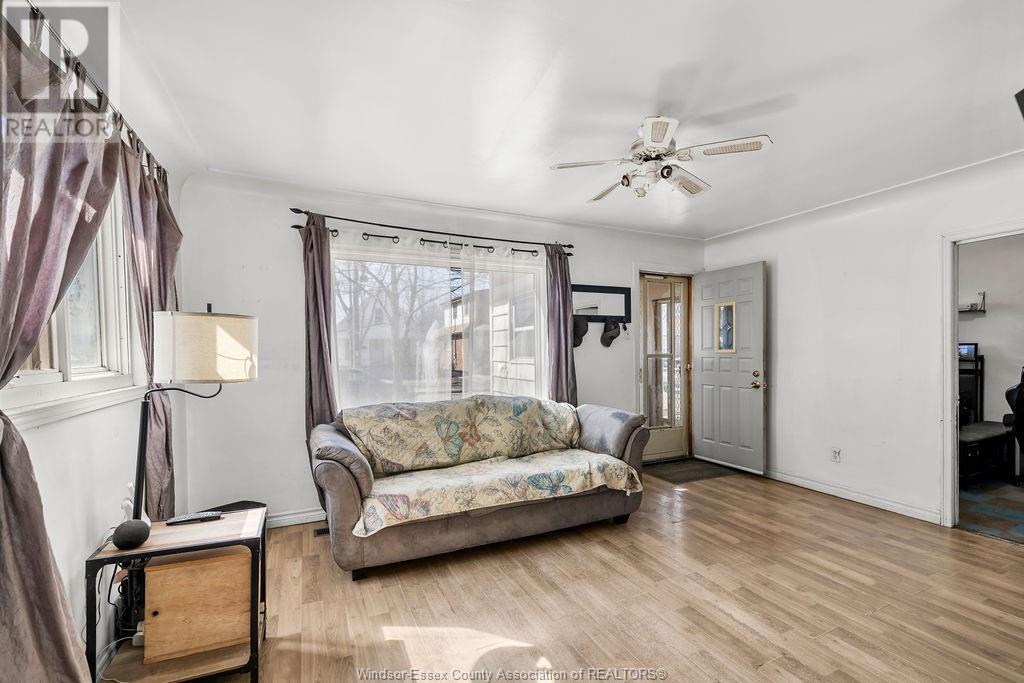 Property at 1764 BENJAMIN AVENUE image 4