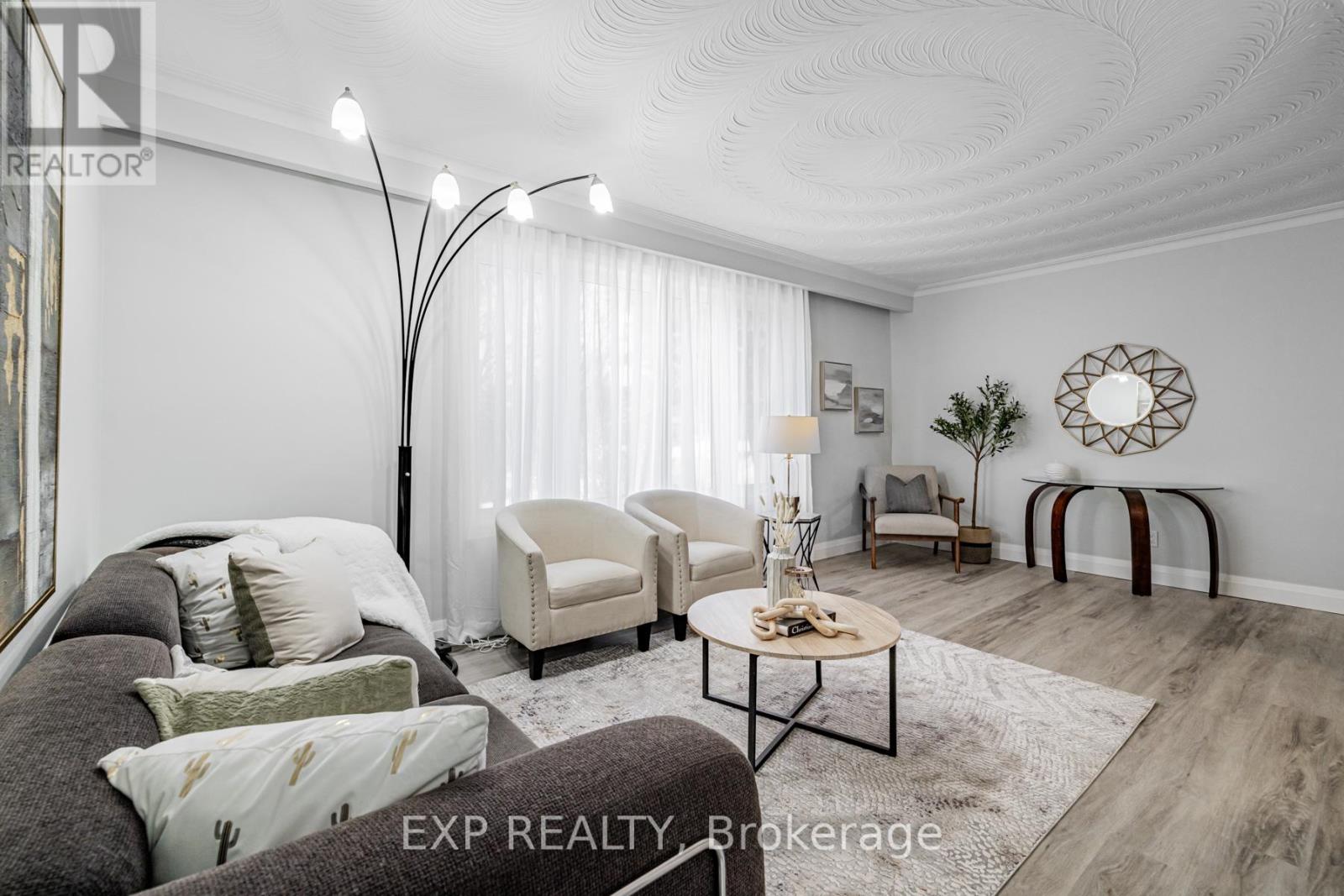 15 RAMBLER PLACE, Toronto, Ontario
