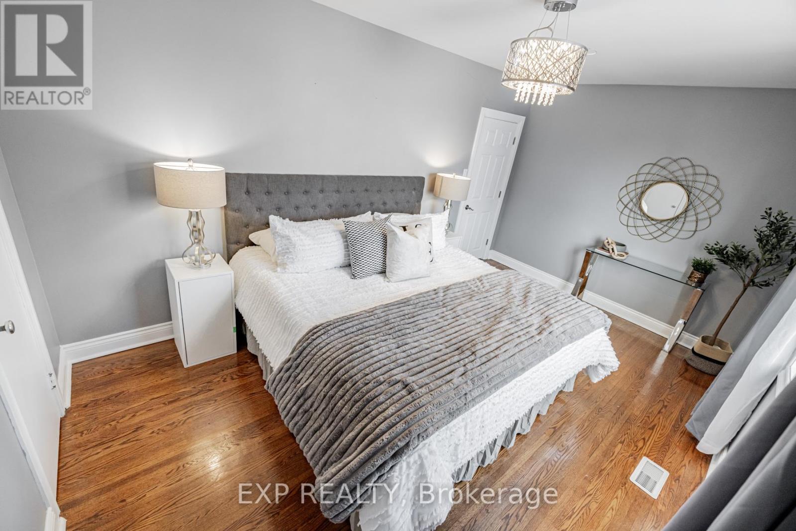 15 Rambler Place, Toronto, Ontario  M3L 1N6 - Photo 28 - W12086695