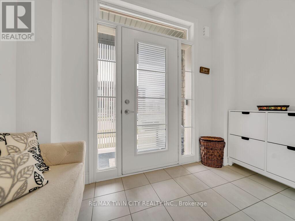 Property at 140 BLOOMFIELD CRESCENT image 4