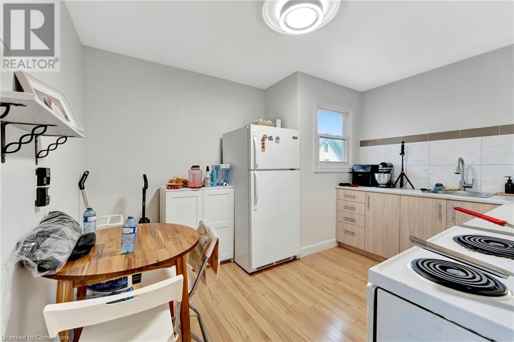 82 Albert Street, St. Catharines, Ontario  L2R 2H1 - Photo 10 - 40717411