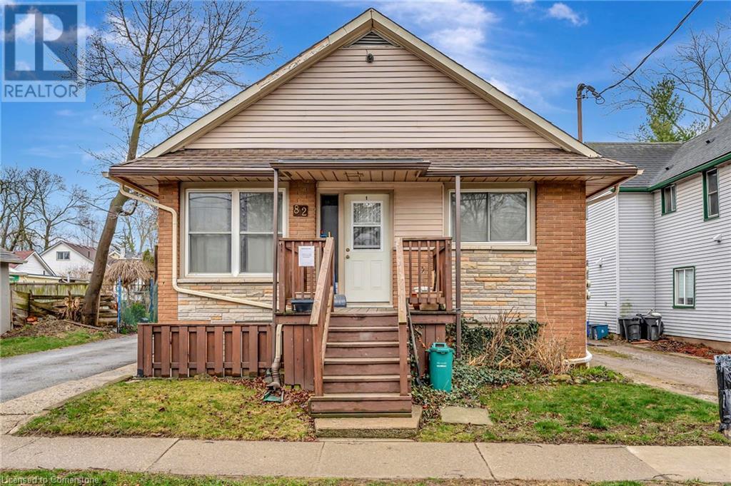 82 Albert Street, St. Catharines, Ontario  L2R 2H1 - Photo 2 - 40717411