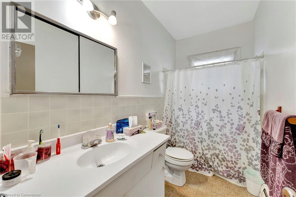 82 Albert Street, St. Catharines, Ontario  L2R 2H1 - Photo 26 - 40717411