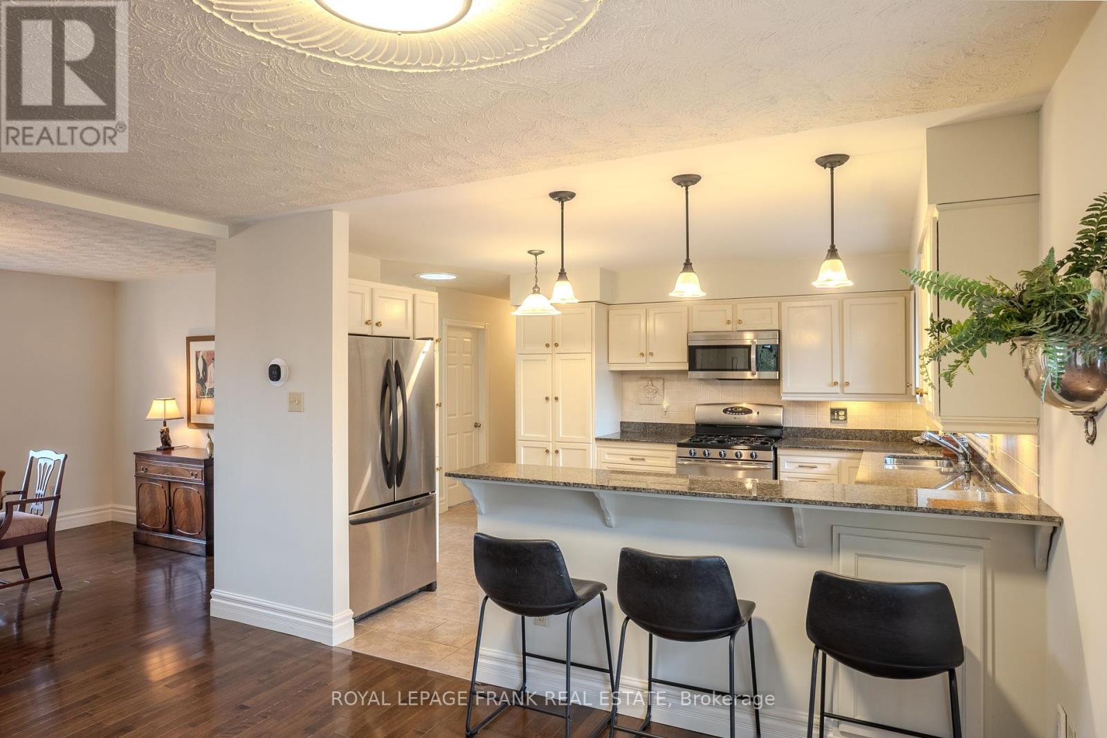 10 Alma Road, Kawartha Lakes (Bobcaygeon), Ontario  K0M 1A0 - Photo 8 - X12086794