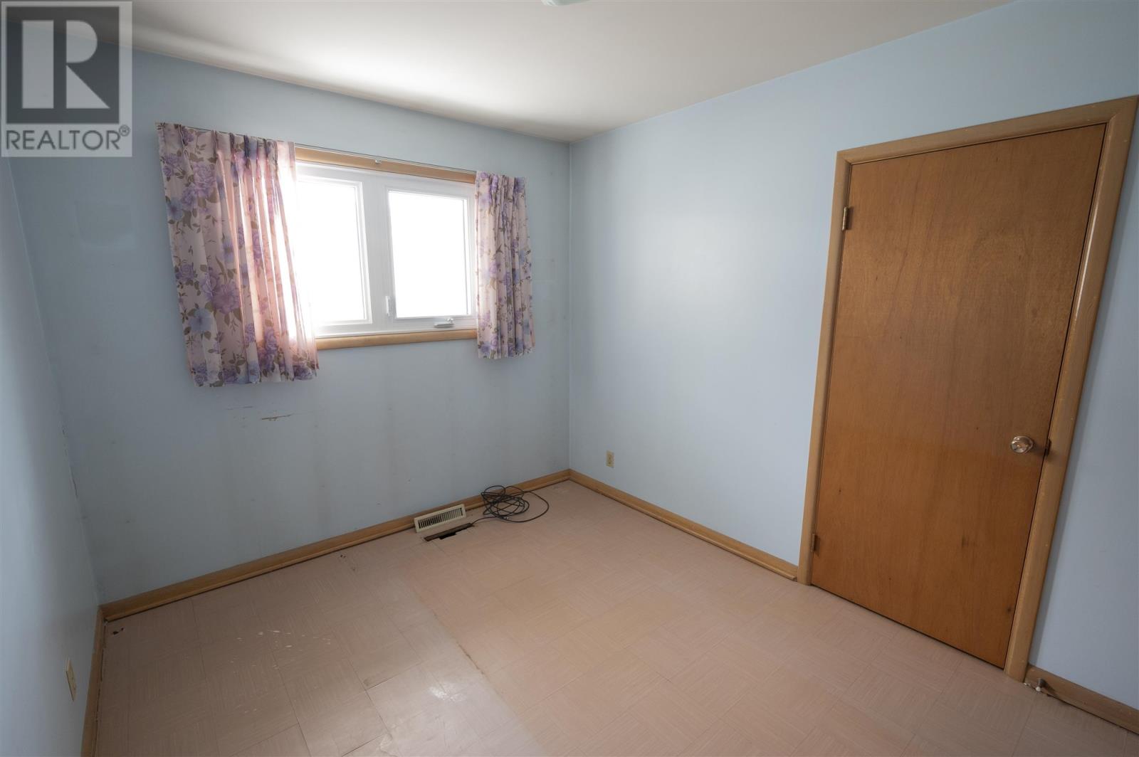 116 Glendale Crescent, Thunder Bay, Ontario  P7C 1N1 - Photo 14 - TB250709