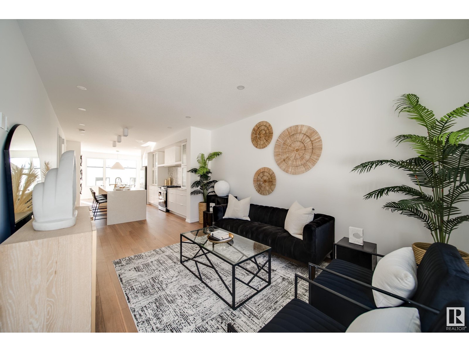 Property at 7540 80 AV NW image 3