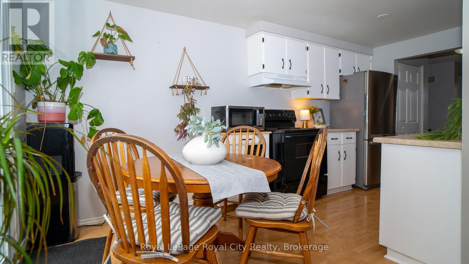 300 Strathallan Street, Centre Wellington, Ontario  N1M 3L5 - Photo 11 - X12086731