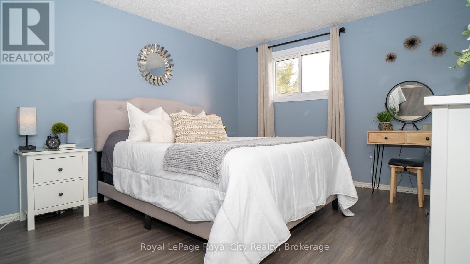 300 Strathallan Street, Centre Wellington, Ontario  N1M 3L5 - Photo 14 - X12086731