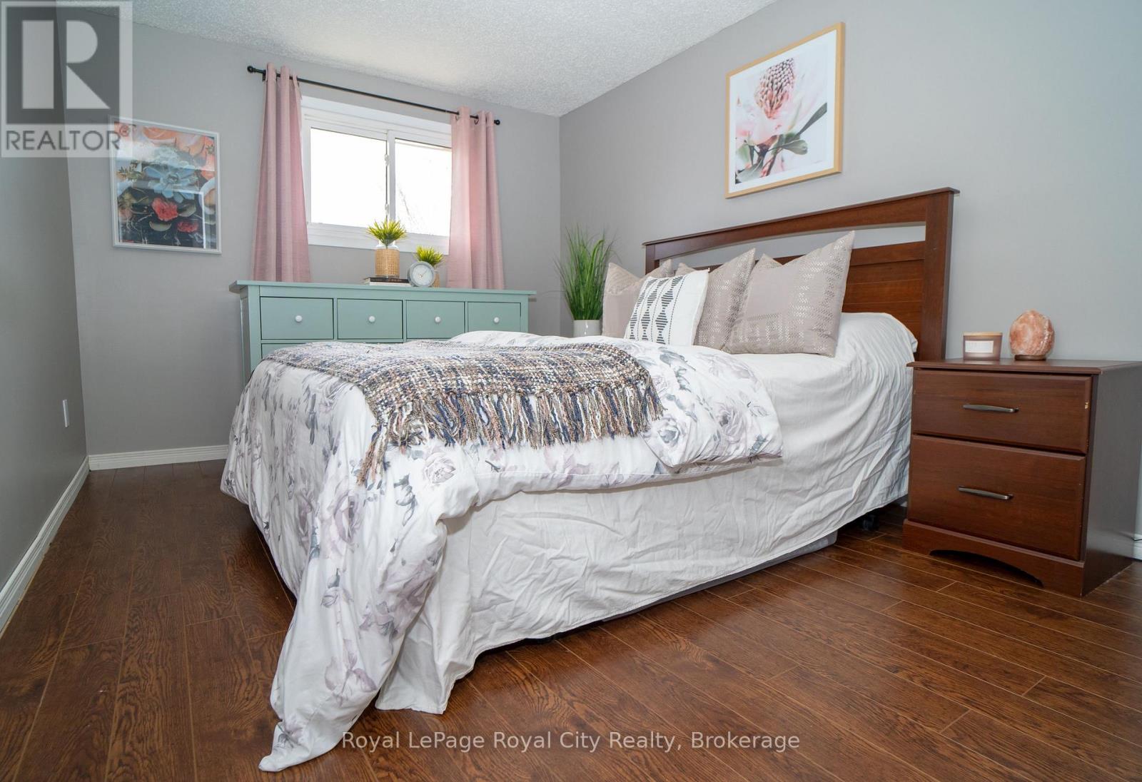 300 Strathallan Street, Centre Wellington, Ontario  N1M 3L5 - Photo 16 - X12086731